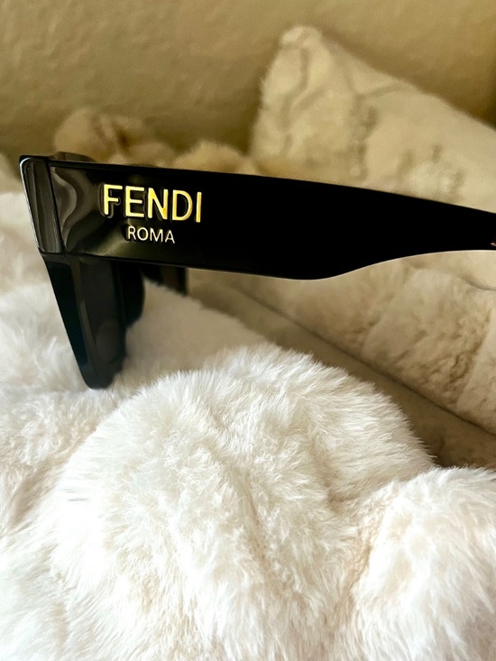 FENDI Sunglasses (Authentic) main image 7